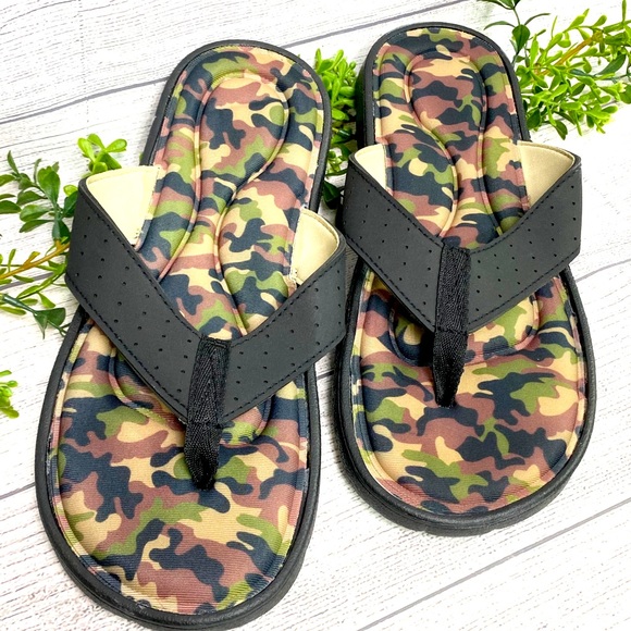 Camo Flip Flops Memory Foam Sandals Woodland Creek Men’s Size 12 BRAND NEW Camo Flip Flops Memory Foam Sandals Woodland Creek Men’s Size 12 BRAND NEW